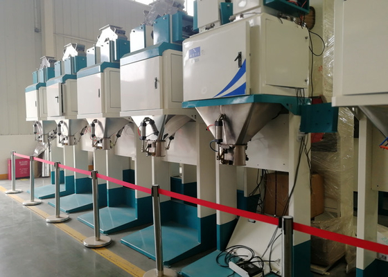 50kg μαζική μηχανή πλήρωσης τοποθέτησης μέσα σε σάκκο κόκκων τσαντών στη βιομηχανία πλαστικών