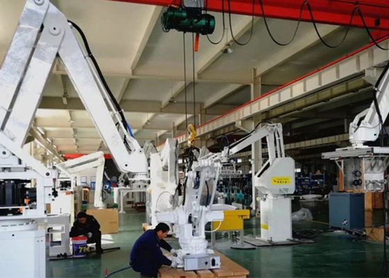 Πάτωμα - τοποθετημένες Palletizing IP 65 ρομπότ και ανυψωτική συσκευή παλετών στη βιομηχανία σίτου